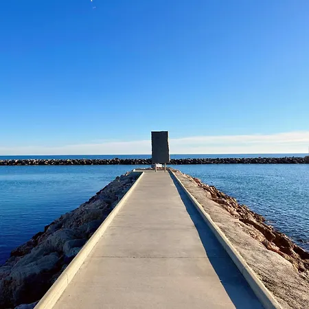 2 Pieces Avec Parking Et Animaux Admis A - Fr-1-338-136