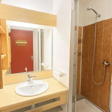 2 Pieces Avec Parking Et Animaux Admis A - Fr-1-338-136